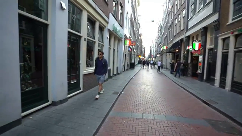 Reckful has a nice conversation with a local in Amsterdam