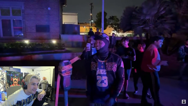 xQc's viewer is sniping at the criminal scene while xQc's watching.