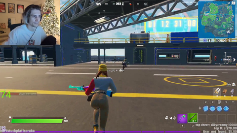 xQc uses all of his brainpower to stay undercover
