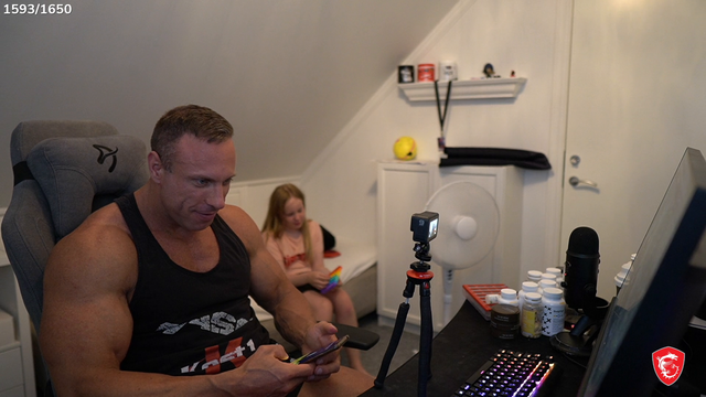 knut knocks his daughter out for being annoying Kappa