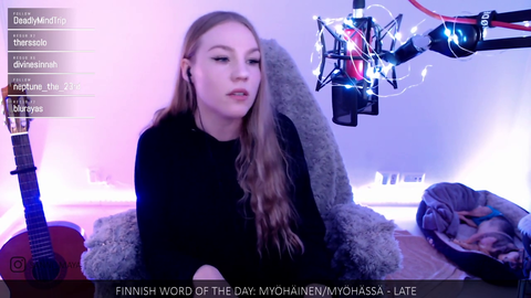 Twitch Music - sanni_maya dog wakes up and sings along