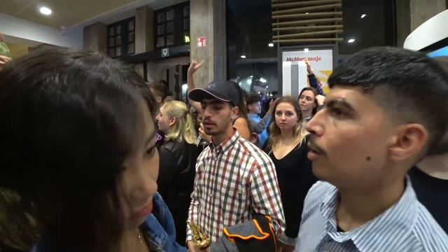 Mhyochi was pickpocketed at The Ghent Festival