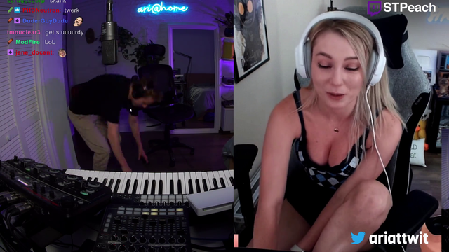 ARIatHOME - Spider Twerking With STPeach