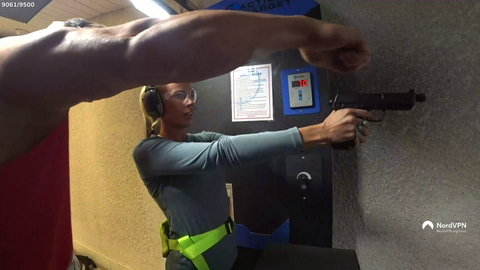 Knut - Jeanette shoots a .45
