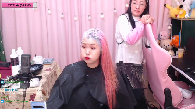 Korean Streamer loses it