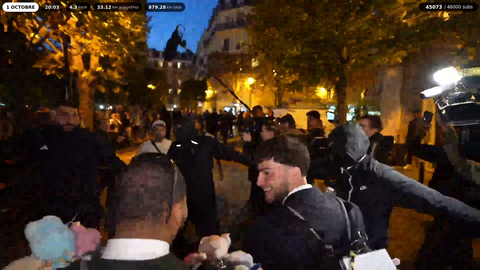 Two big French streamers arrive in Paris after walking 880 km in 24 days