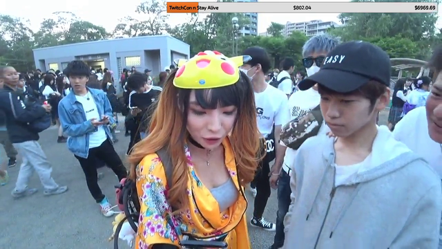 "Let's have sex" best pickup line gets flipped off by Meowko