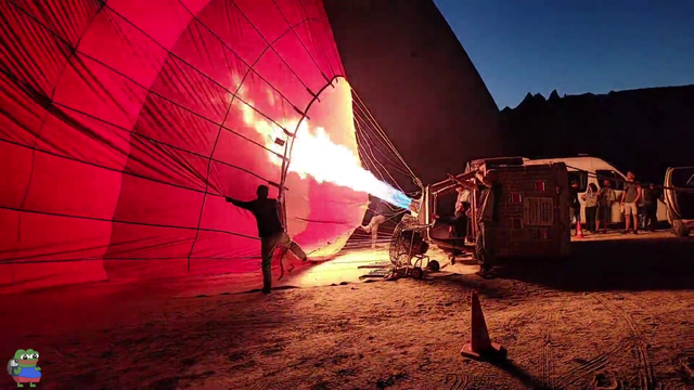 Unreal size of hot air balloon up close