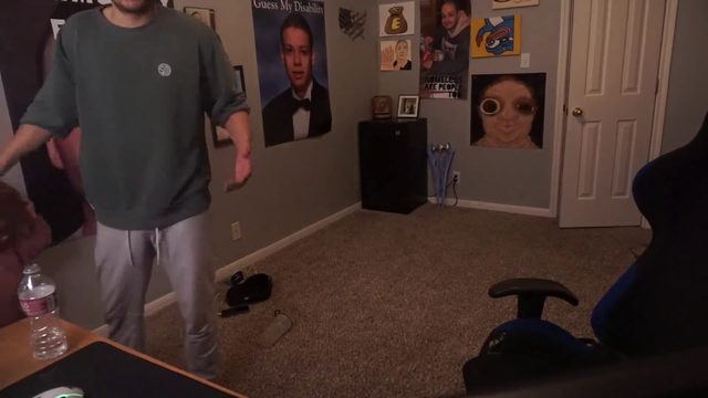 Erobb's drill sergeant is unimpressed with his efforts.