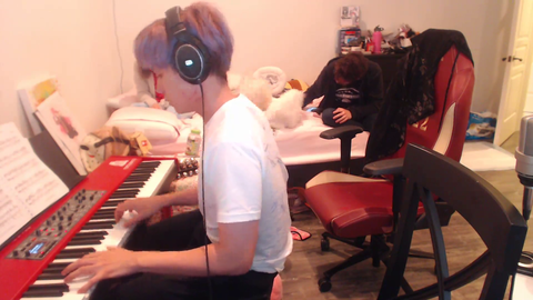 Destiny getting pussy in Lily's bed while Albert plays the piano