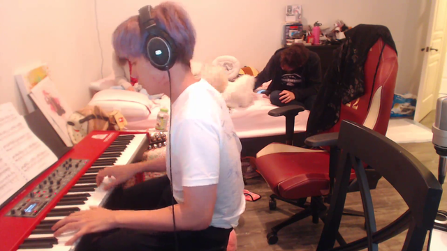 Destiny getting pussy in Lily's bed while Albert plays the piano