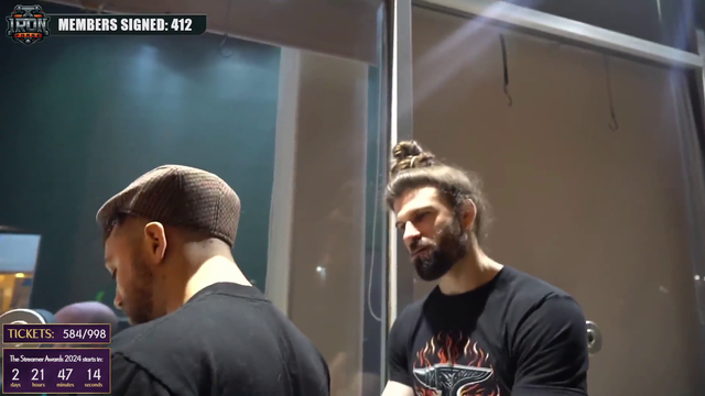 Mizkif , Extra Emily , Wake trying to get into AEW Tonight