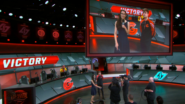 LoL Pro player questions another team's gameplay in a live interview