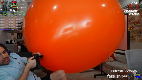 Mizkif pops his big balloon