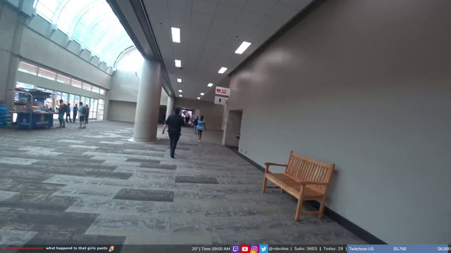 Twitchcon opening floodgate doors for the morning meet-and-greet session