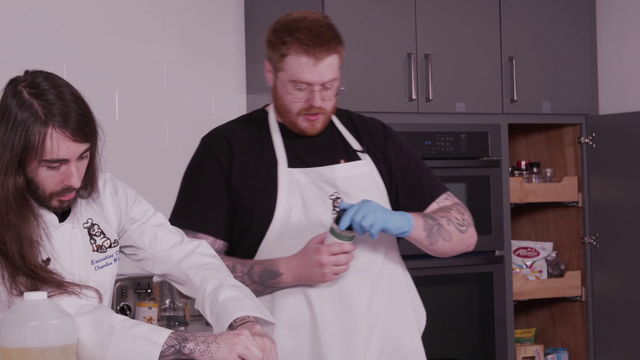 Wubby eyeballs some onion powder