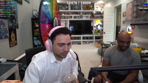 Mizkif and Lacari check out Snuffy's stream