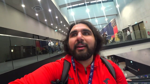 Esfand gets told two different things by staff in 1 min.