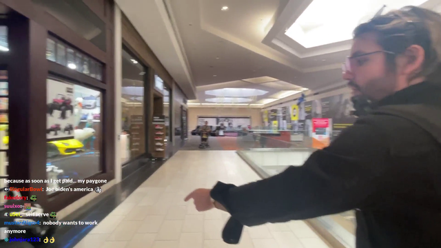 Weird Karen is worried about streamers?