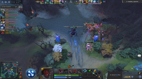 Dota2 pro player showcases artistic ability at event