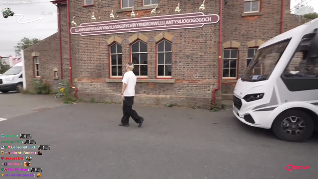 German Streamer arrives at llanfairpwllgwyngyllgogerychwyrndrobwllllantysiliogogogoch (Wales)