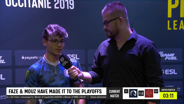 CSGO Pro gets chewing gum in the middle of an Interview.