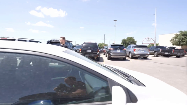 Mizkif poached Ice Poseidon's cameraman