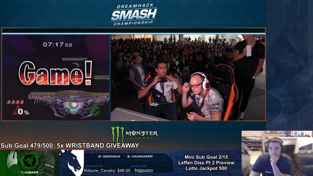 Streamer texts his friend mid tournament match to switch characters, he does and wins the set.