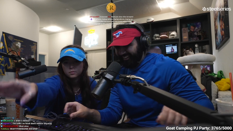 Maya and Esfand get a phone call