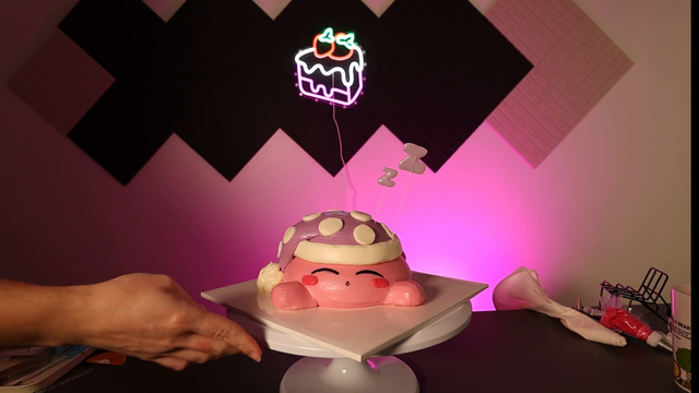 Result of cake-streamer's Kirby Cake after 4 hours of work 🎂
