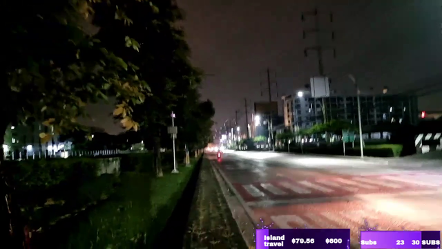 Motorbike driver tries to rob thai streamer