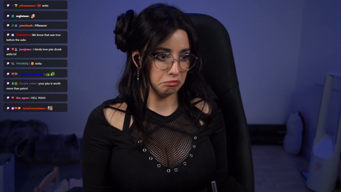 Sweet Anita accidently expose chat to some bunny action