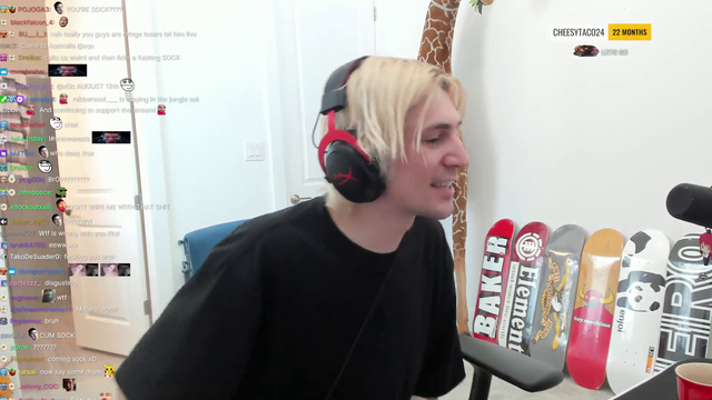 xQc moved in with Alinity