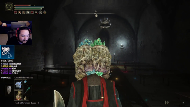 Uberhaxornova skillfully defeats Black Knife Assassin as a mage in Elden Ring