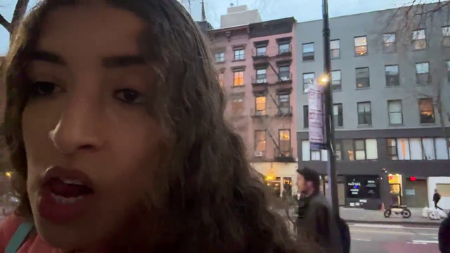 Small NYC IRL streamer buys a homeless man food