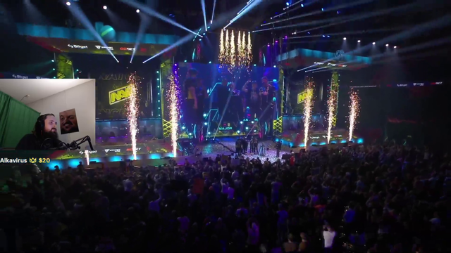 Boom asks girlfriend to marry him live on stage after winning Major
