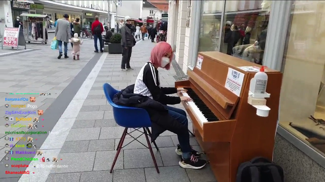 Hachu plays the coffin dance song on a street piano