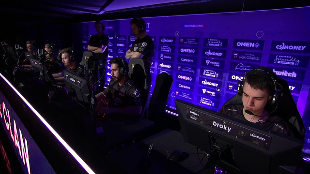 CS:GO Caster Gives His Best XQC Impression