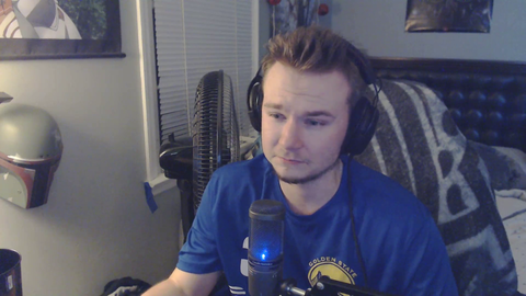 Streamer suffering from fibromyalgia (deadly decease), breaks down after receving a $50 donation. PepeHands