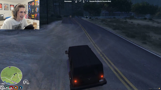 xQcOW - xQc trolls the people racing in GTA RP