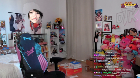 Emi thinks she's invisible