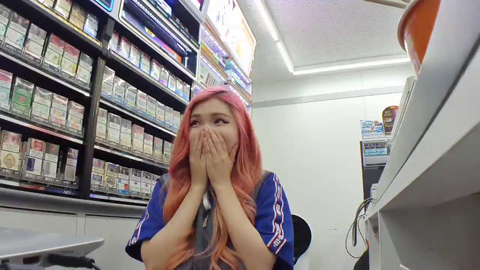 Korean Streamer plays gachi in a store