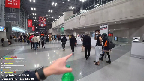 XQC sighting at NYC ANimecon .. wait till the end.