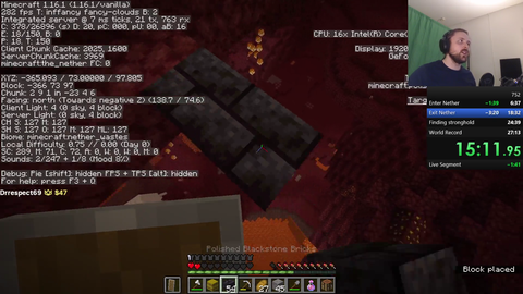 god gamer knows when to eat in Minecraft
