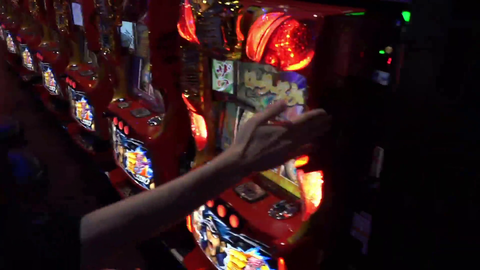 Japanese take on twitch gambling (super slot machine tournament)