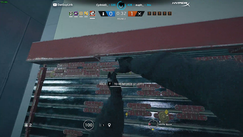 Lirik gets a nice kill in R6 ranked