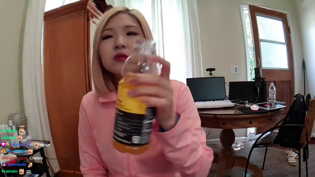 HAchubby finds out about how healthy NA vitamine water is