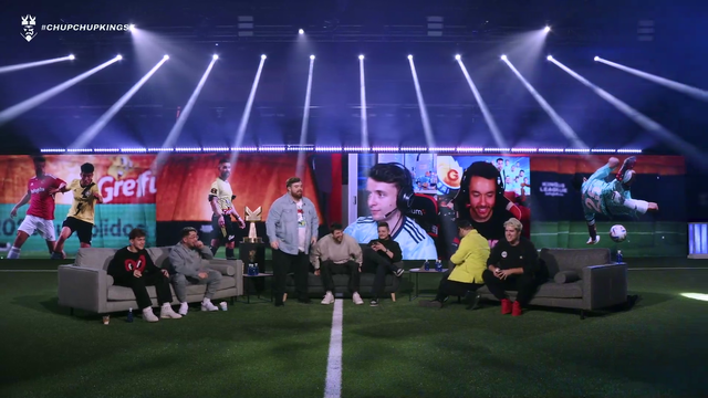 Iker Casillas epic entrance at the Kings League talkshow
