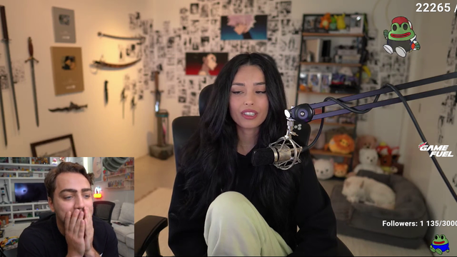 Mizkif caught in 4k watching valkyrae stream