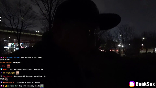 Streamer falls down breaks ankle
